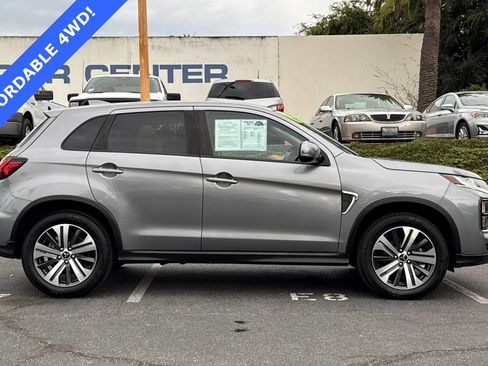 Used 2022 Mitsubishi Outlander Sport SE image 3
