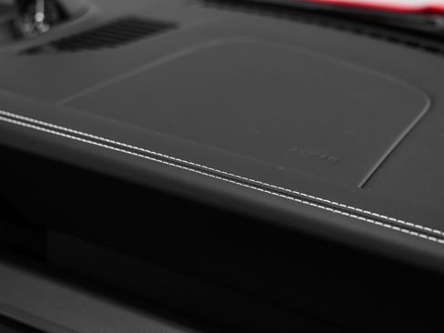 Used 2025 Porsche 911 Carrera image 31