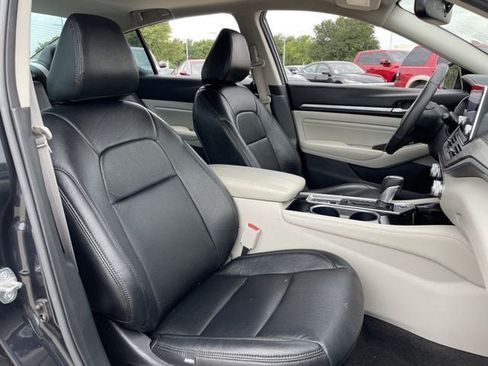 Used 2022 Nissan Altima 2.5 Platinum AWD/4WD image 27