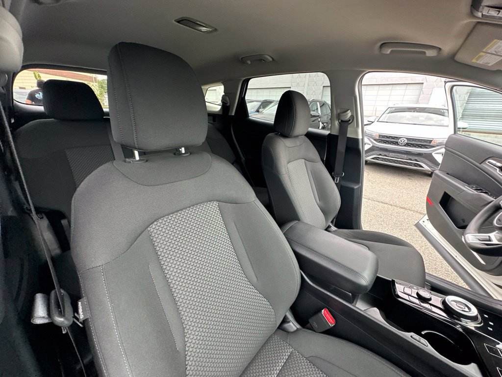 Used 2023 Kia Sportage LX AWD/4WD image 35