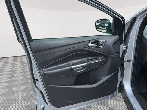 Used 2018 Ford Escape SE FWD image 9