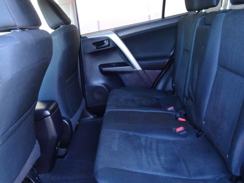 Used 2017 Toyota RAV4 LE w/ Carpet Mat Package image 11