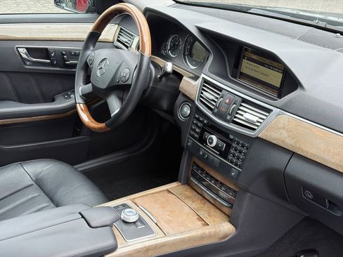 Used 2011 Mercedes-Benz E 350 4MATIC Sedan image 7