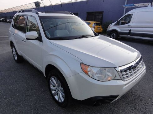 Used 2012 Subaru Forester 2.5X Premium AWD/4WD image 2
