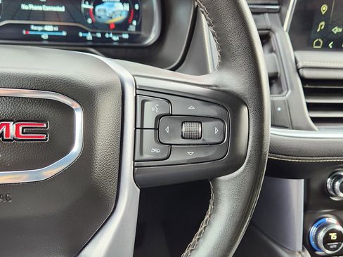 Used 2024 GMC Yukon SLT image 32