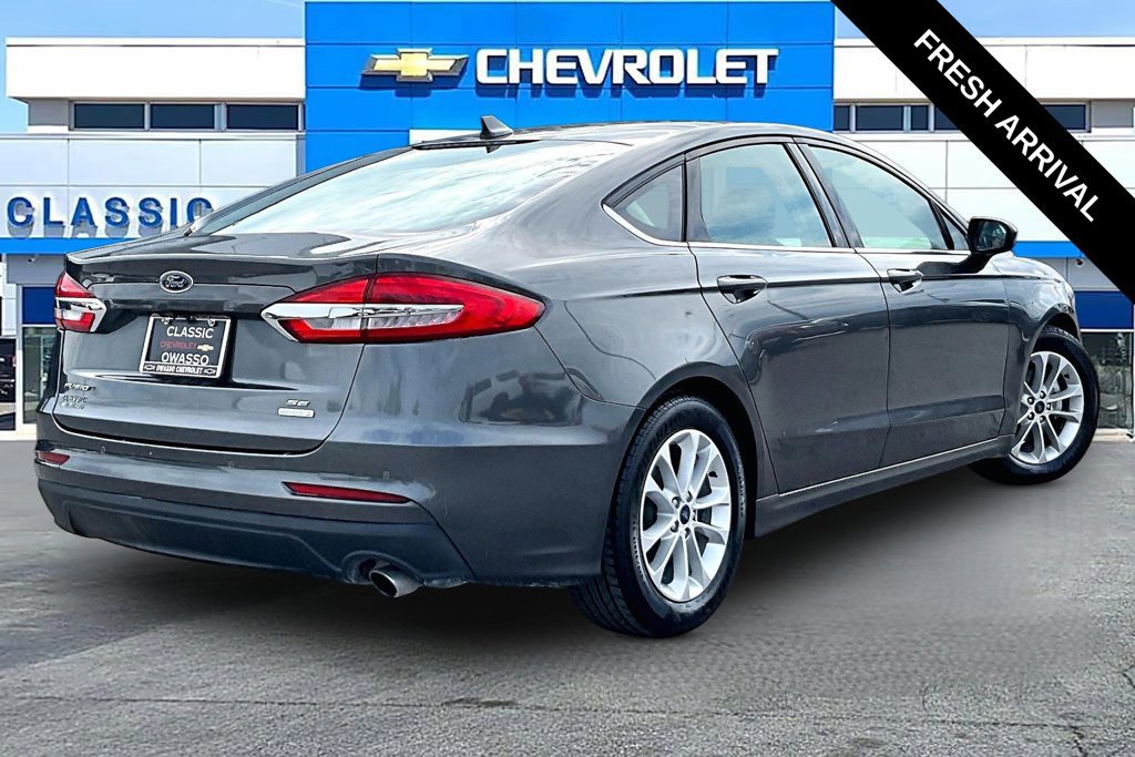 Used 2020 Ford Fusion SE FWD image 20