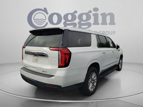 Used 2022 GMC Yukon XL SLT w/ SLT Luxury Package AWD/4WD image 4