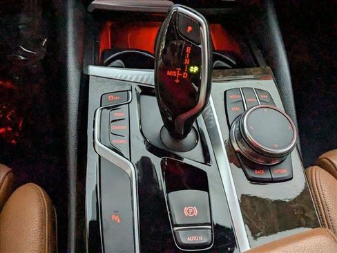 Used 2017 BMW 540i image 12