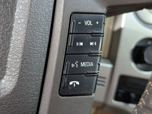 Used 2014 Ford F150 Lariat w/ Lariat Chrome Package image 33