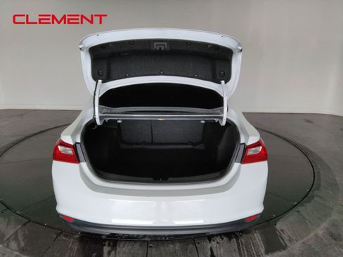 Used 2023 Chevrolet Malibu LS image 9