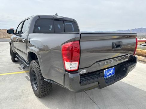 Used 2018 Toyota Tacoma SR w/ SR Convenience Package image 3