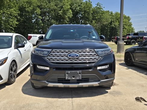 Used 2021 Ford Explorer Limited w/ Equipment Group 301A RWD image 2