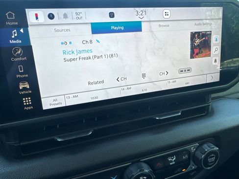 Used 2025 Jeep Wrangler Willys image 26