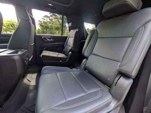 Used 2021 Chevrolet Tahoe Z71 w/ Luxury Package AWD/4WD image 14