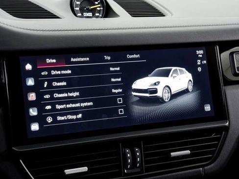 Certified 2022 Porsche Cayenne Turbo GT image 19