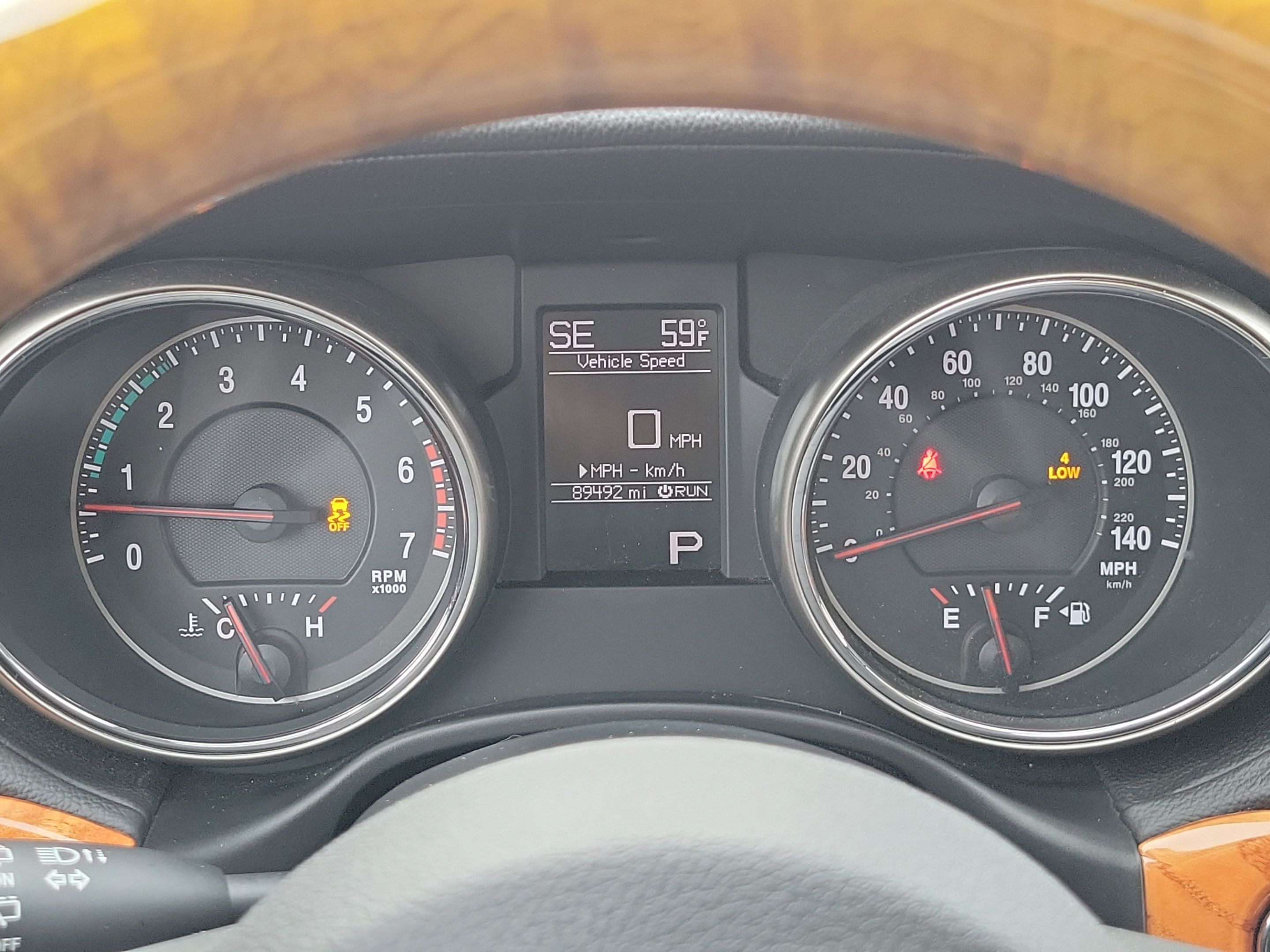 Used 2013 Jeep Grand Cherokee Overland AWD/4WD image 25