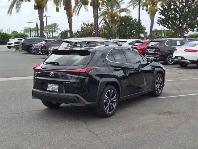 Used 2025 Lexus UX 300h FWD w/ Accessory Package (Z2) image 5