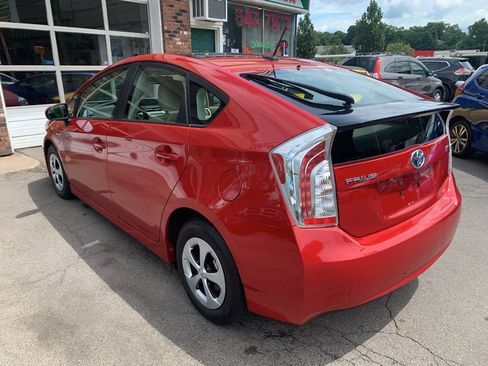 Used 2012 Toyota Prius Four w/ Deluxe Solar Roof Pkg FWD image 6
