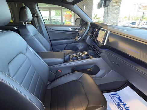 Used 2024 Volkswagen Atlas Cross Sport SEL R-Line AWD/4WD image 28