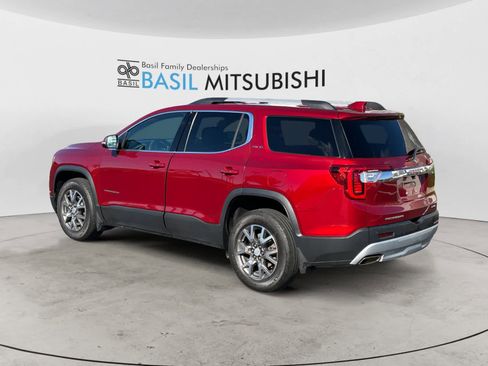 Used 2023 GMC Acadia SLE image 3