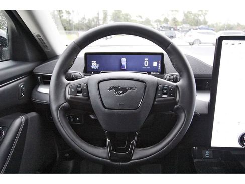 Used 2023 Ford Mustang Mach-E Select image 14