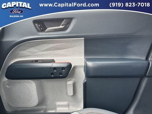 Certified 2022 Ford Maverick XLT w/ XLT Luxury Package image 28