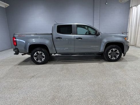 Used 2021 Chevrolet Colorado Z71 AWD/4WD image 2