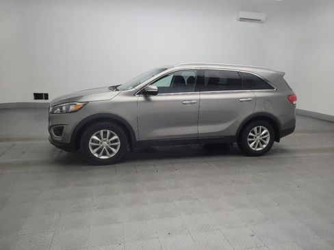 Used 2018 Kia Sorento FWD V6 w/ LX V6 Convenience Package image 2