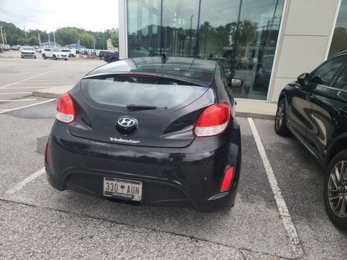 Used 2014 Hyundai Veloster w/ Technology Package 03 FWD image 7