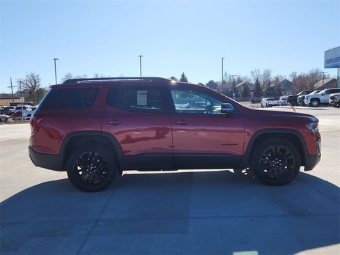 Used 2023 GMC Acadia SLE w/ Driver Convenience Package image 9