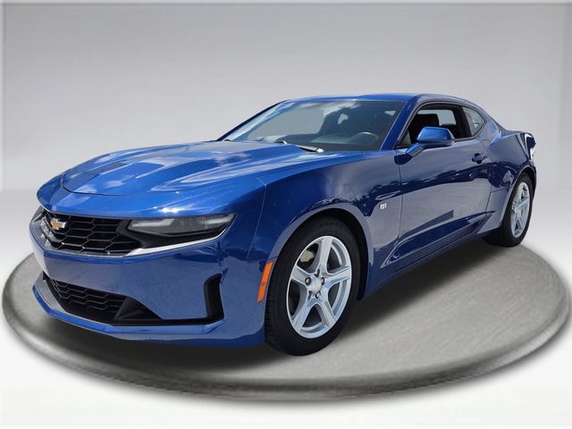 Used 2023 Chevrolet Camaro LT RWD image 17