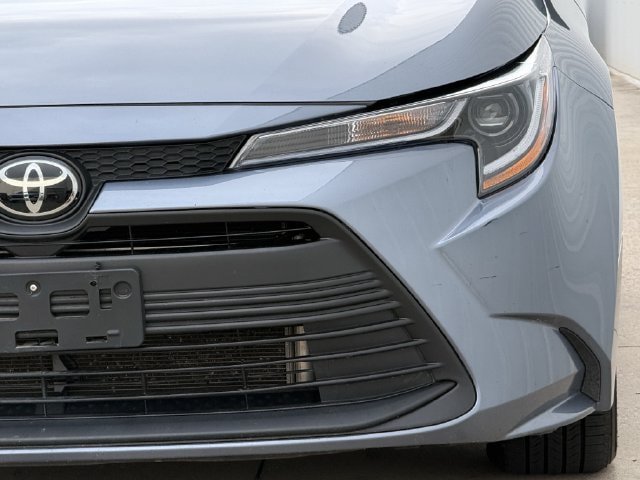 Used 2025 Toyota Corolla LE FWD image 9