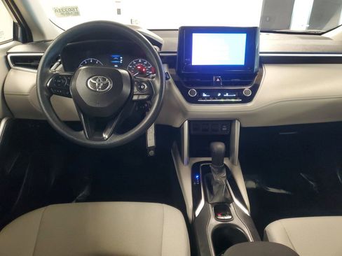 Used 2023 Toyota Corolla Cross L image 9