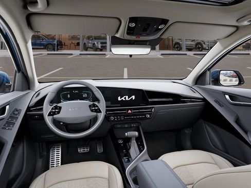 Certified 2025 Kia Niro EX Touring image 14