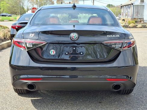 Used 2024 Alfa Romeo Giulia Ti w/ Performance Driving Package AWD/4WD image 6