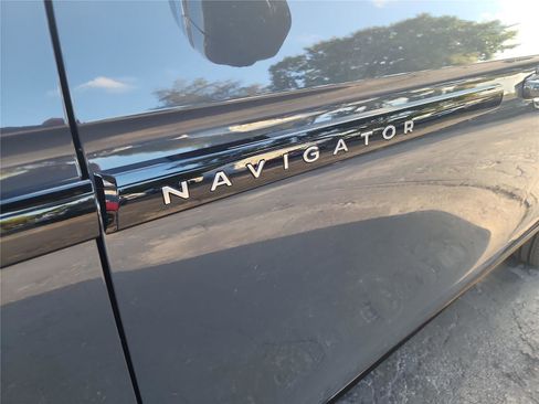 New 2025 Lincoln Navigator Black Label image 10