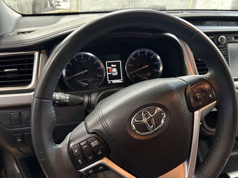 Used 2015 Toyota Highlander XLE image 10