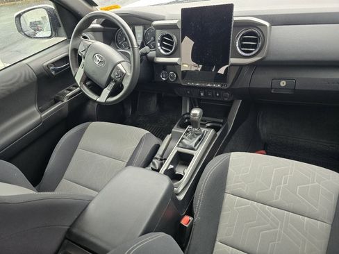 Used 2020 Toyota Tacoma TRD Off-Road image 17