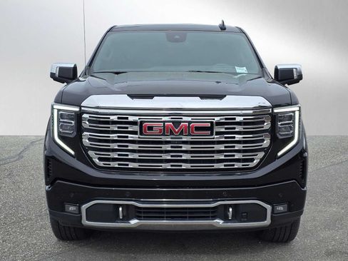 Used 2023 GMC Sierra 1500 Denali w/ Denali Reserve Package AWD/4WD image 8