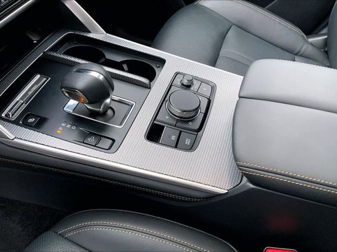 Used 2024 MAZDA CX-90 Plug-In Hybrid w/ Premium Pkg image 17