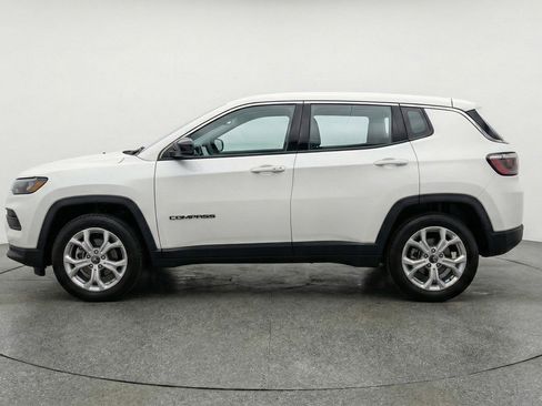 Used 2025 Jeep Compass Latitude AWD/4WD image 5