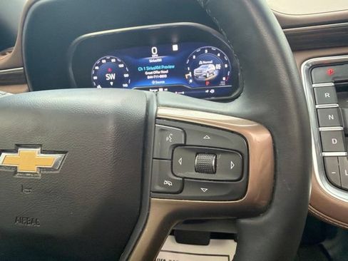 Used 2023 Chevrolet Suburban High Country w/ Premium Package 2 AWD/4WD image 32