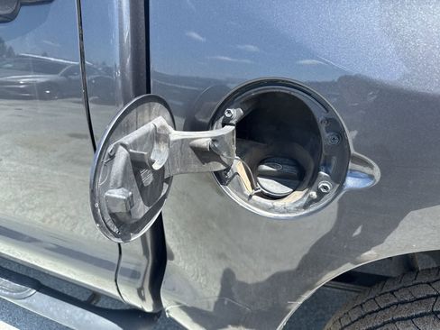 Used 2020 Toyota Tundra SR5 AWD/4WD image 12