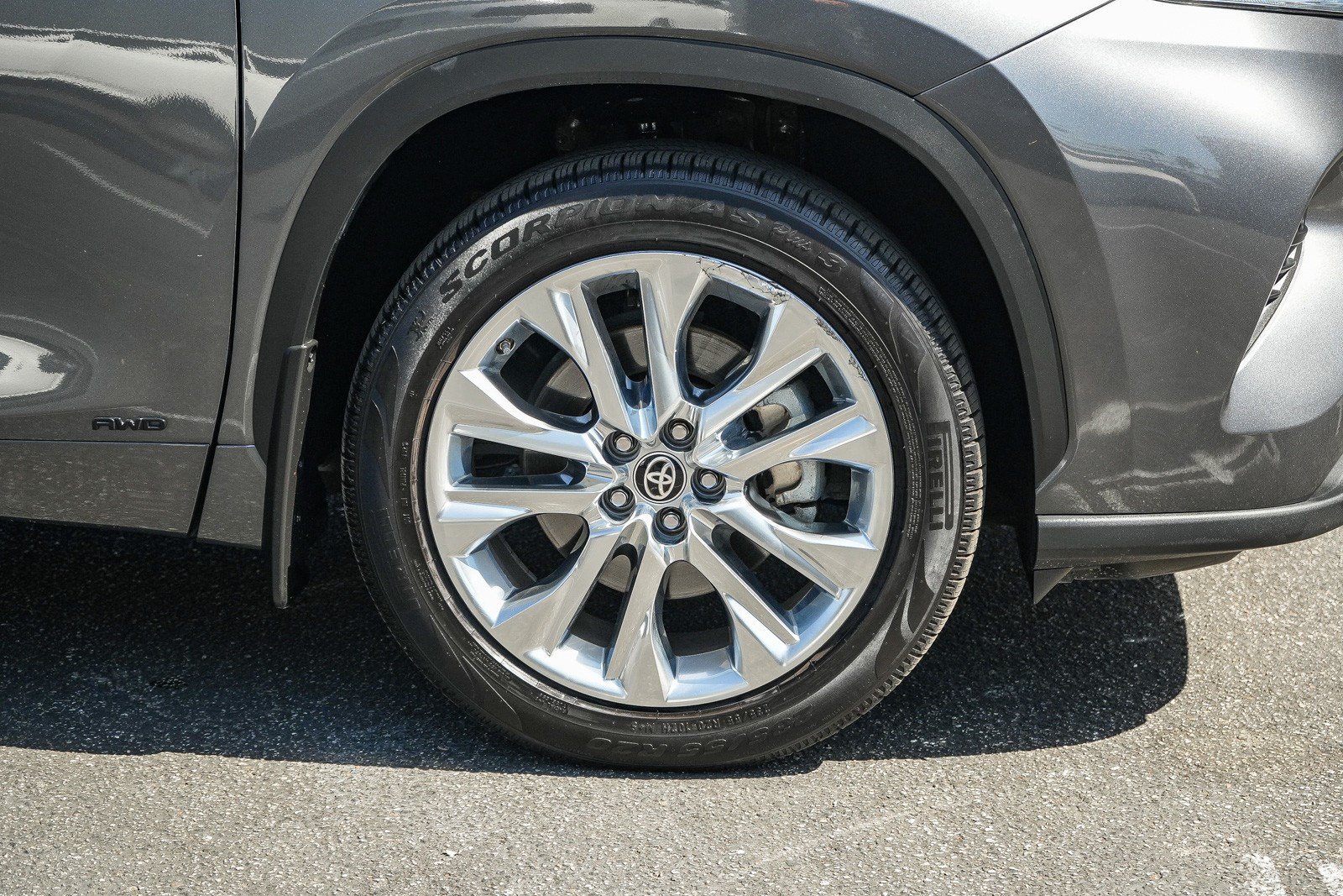 Used 2023 Toyota Highlander Limited AWD/4WD image 10