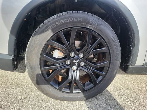 Used 2019 Mitsubishi Outlander LE image 31