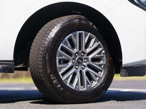 Used 2026 Ford Expedition Platinum image 49