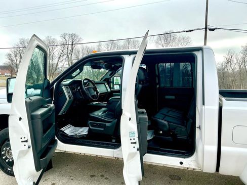 Used 2015 Ford F350 Lariat w/ Lariat Ultimate Package image 10