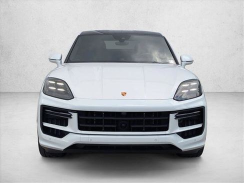 Used 2024 Porsche Cayenne Turbo AWD/4WD image 2
