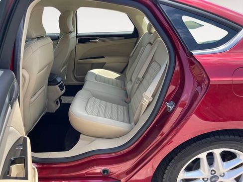 Used 2016 Ford Fusion SE FWD image 13