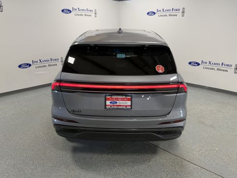 Used 2025 Lincoln Nautilus Premier w/ Equipment Group 102A AWD/4WD image 32